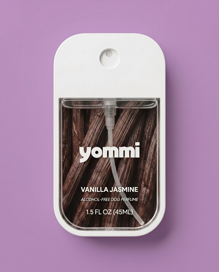 Yommi hondenparfum Vanilla Jasmine – flatlay met flesje en verpakking