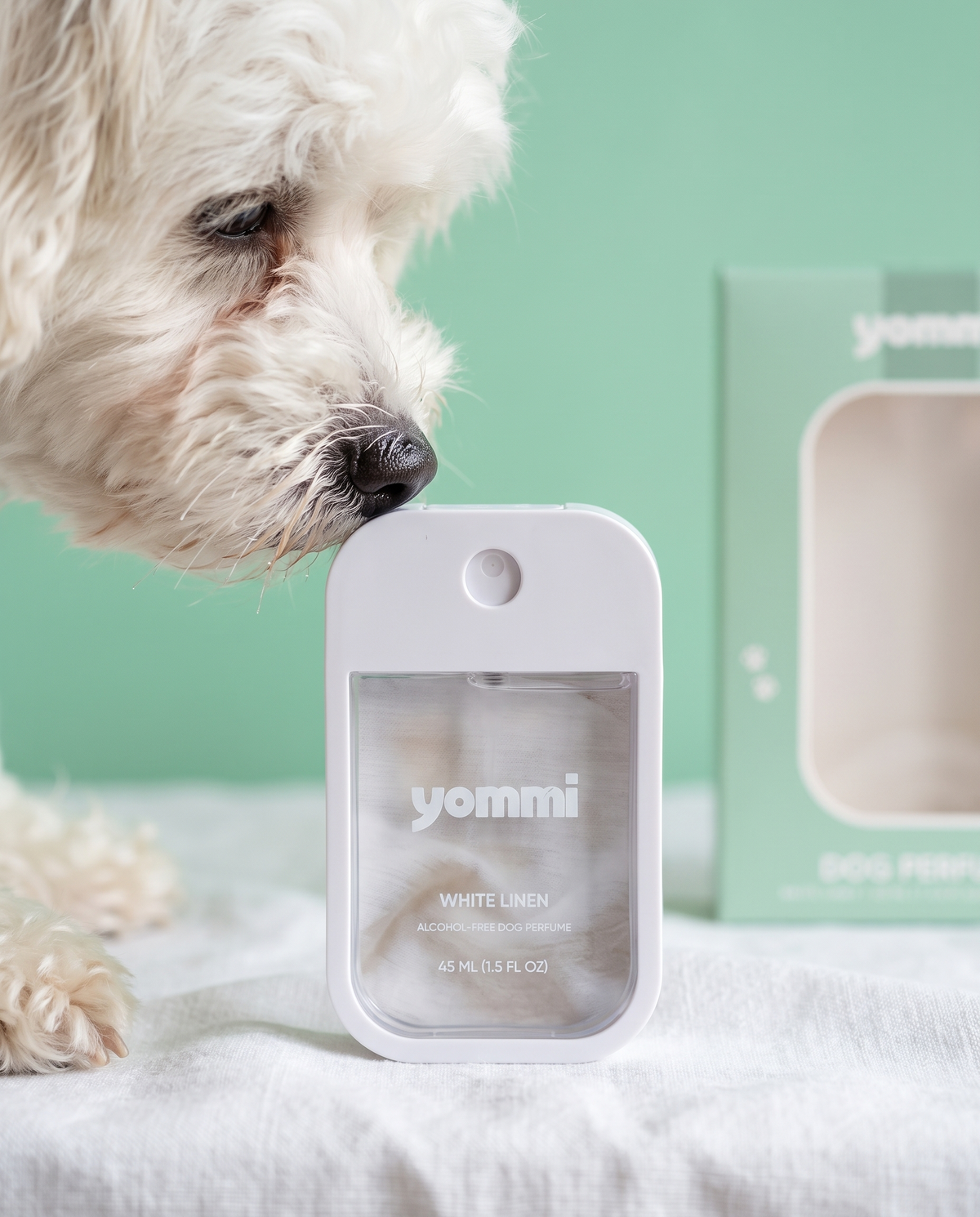 Yommi hondenparfum White Linen – sfeerbeeld